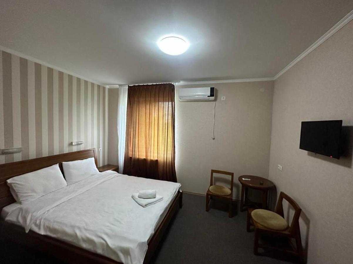 Imeri Park Hotel Kutaisi Exterior foto